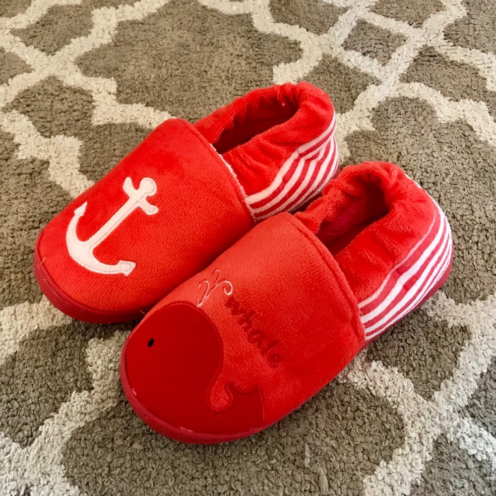 New! Kids slippers. Size 12/13